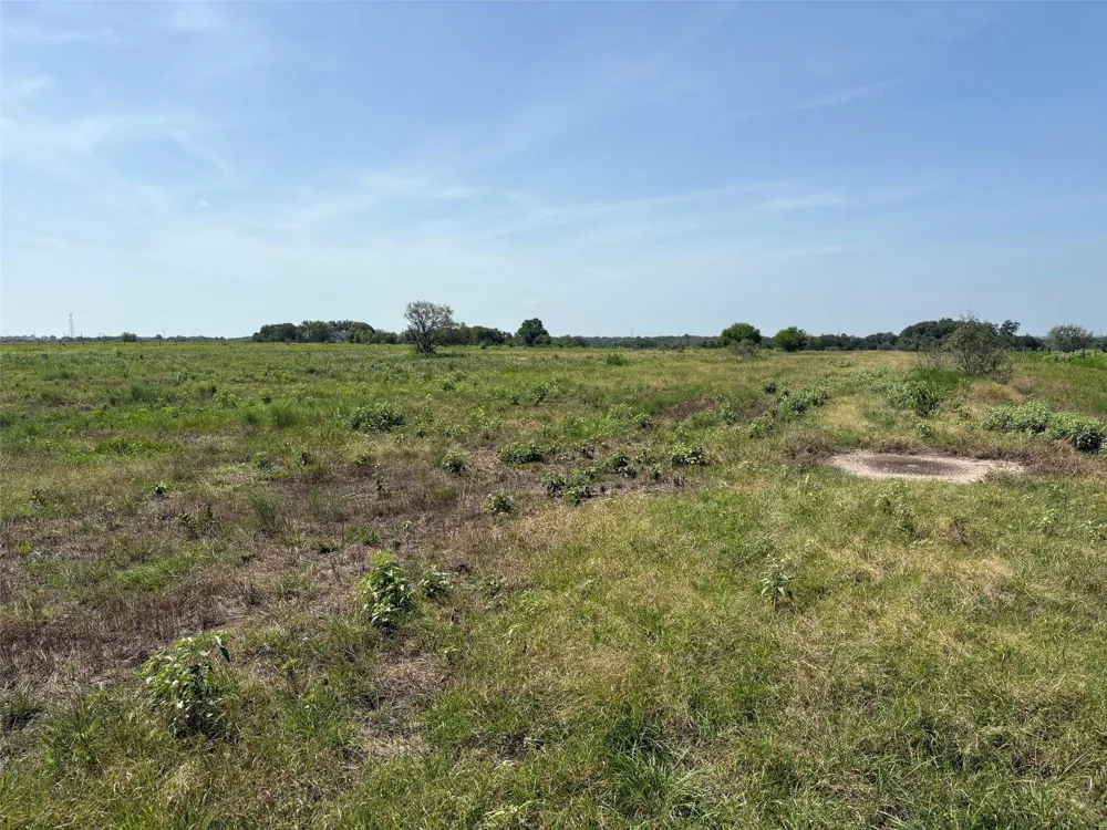 1466 County Road 253a Weimar, TX 78956