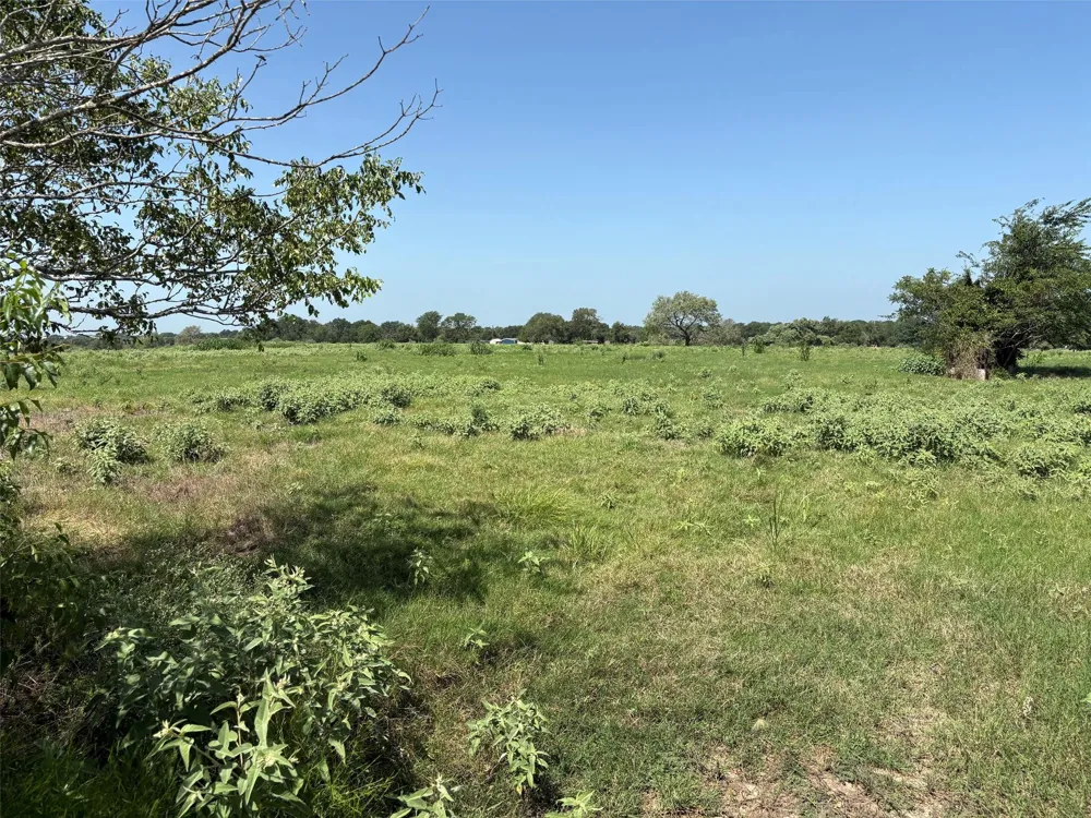 1466 County Road 253a Weimar, TX 78956