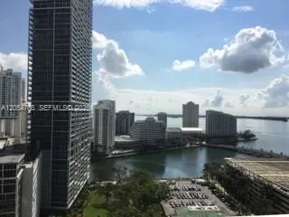 500 Brickell Ave #2200