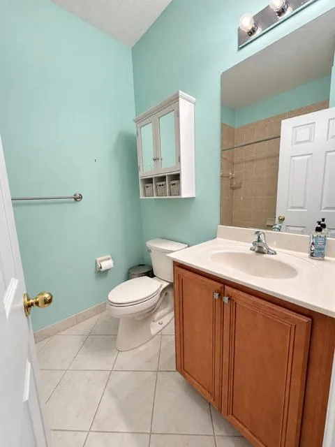 1571 SE HAMPSHIRE WAY #102 Stuart, FL 34994
