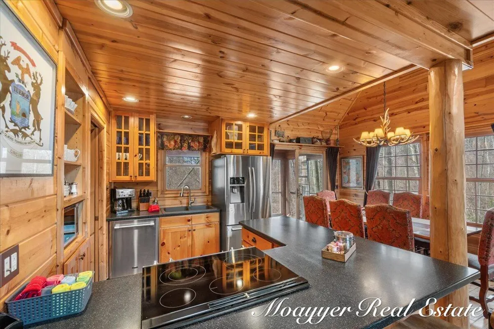 6459 Lilypad Lane Saugatuck Township, MI 49453