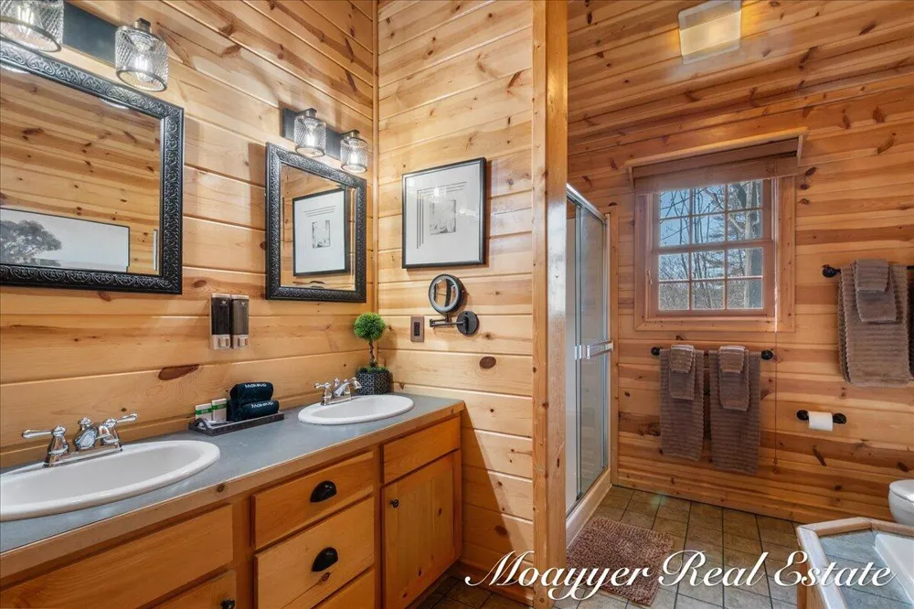 6459 Lilypad Lane Saugatuck Township, MI 49453