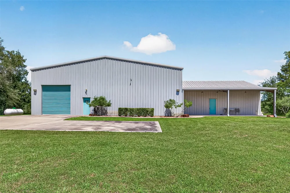 22610 Cessna Road Needville, TX 77461