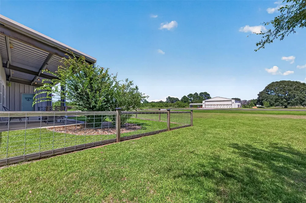 22610 Cessna Road Needville, TX 77461