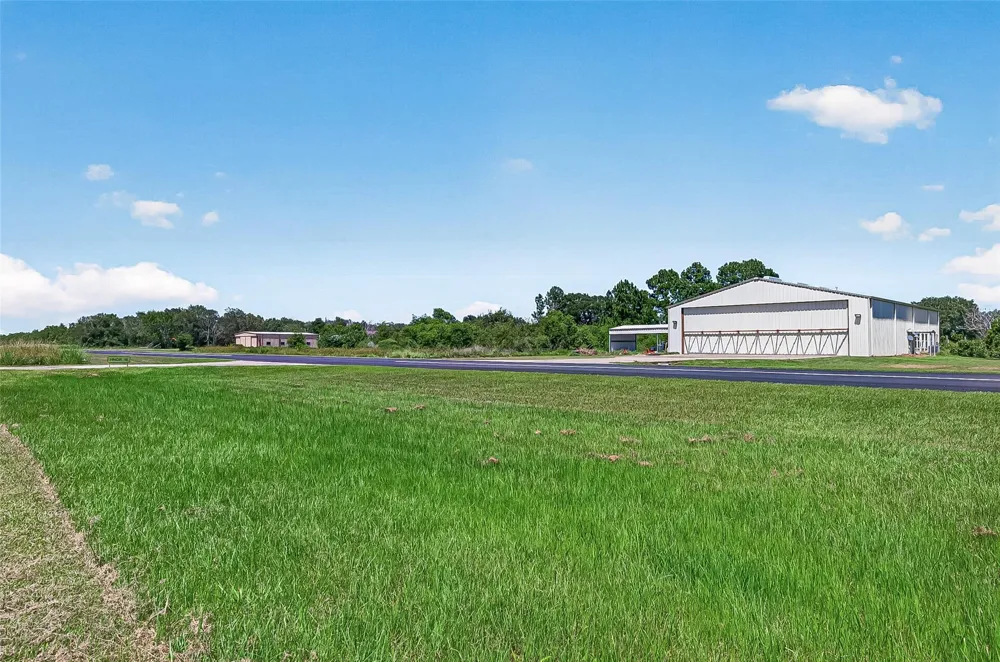 22610 Cessna Road Needville, TX 77461