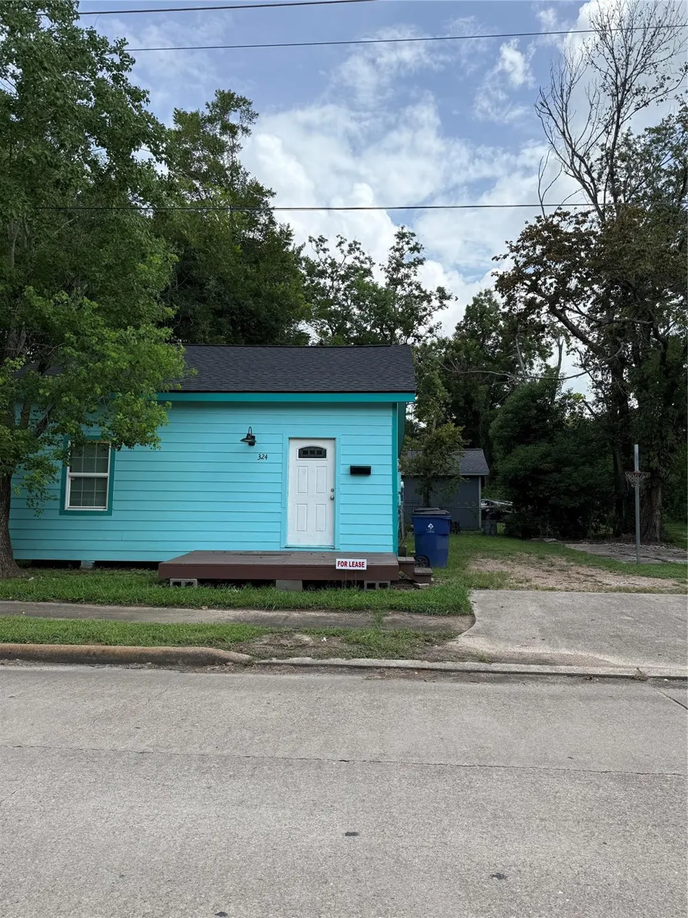 324 E Wilkins Street Angleton, TX 77515