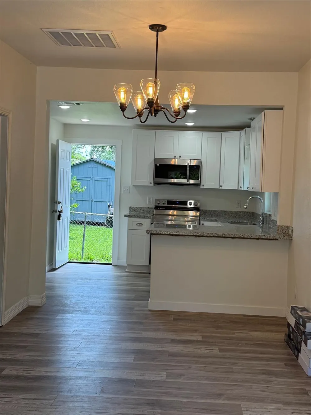 324 E Wilkins Street Angleton, TX 77515