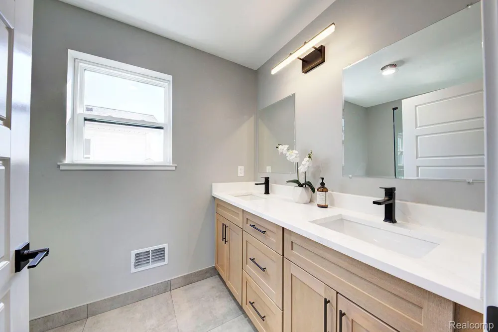 2808 Goodrich Street Ferndale City, MI 48220