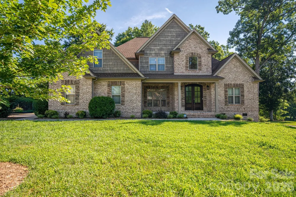 708 Players Ridge Road Hickory, NC 28601