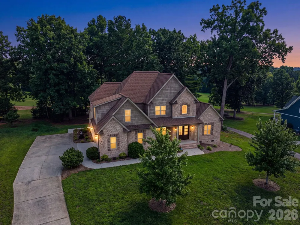 708 Players Ridge Road Hickory, NC 28601