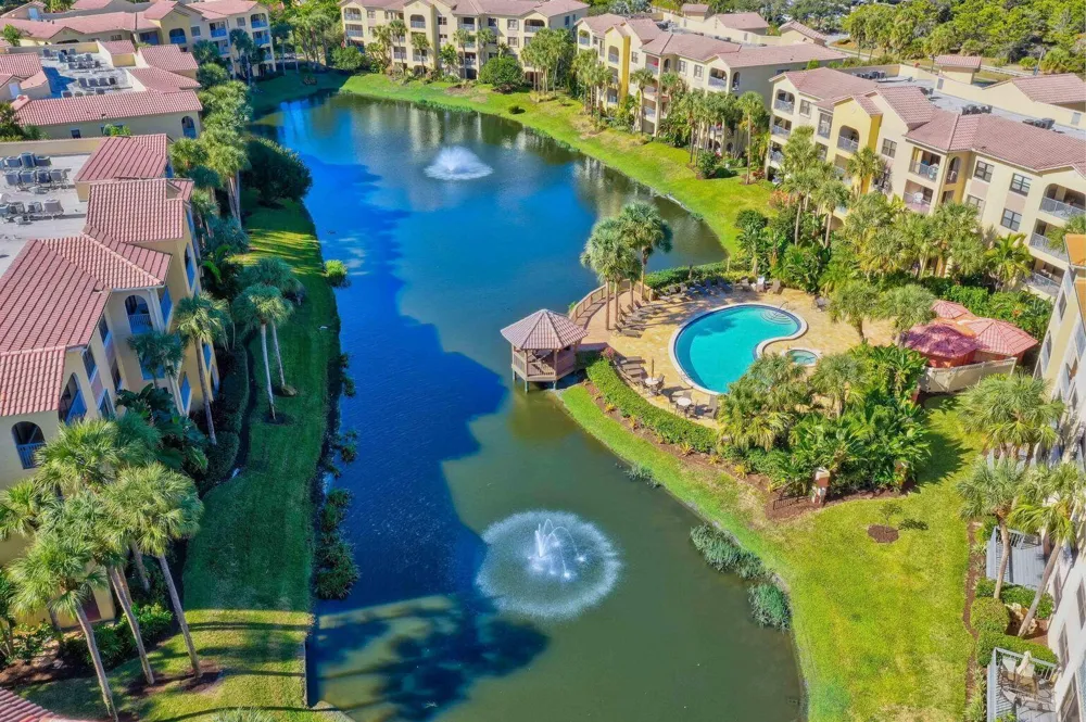 100 UNO LAGO DRIVE #402 Juno Beach, FL 33408