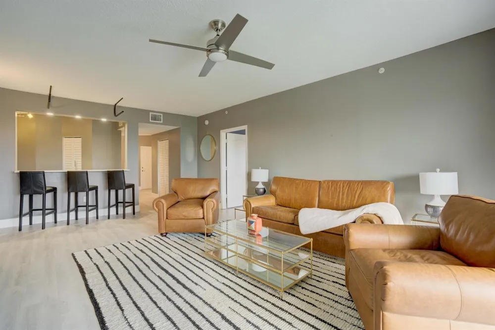 100 UNO LAGO DRIVE #402 Juno Beach, FL 33408
