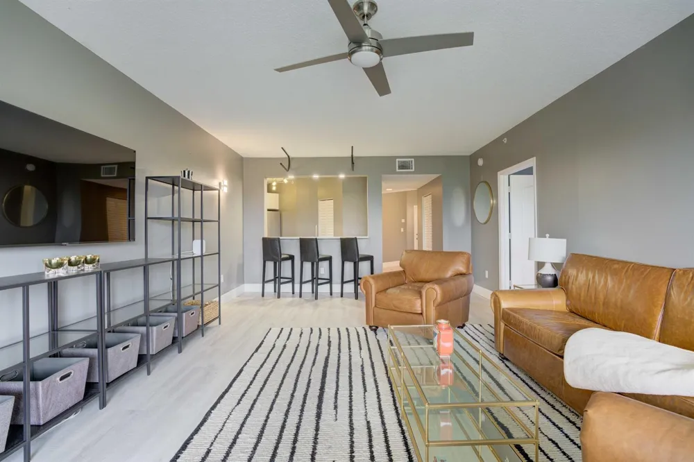 100 UNO LAGO DRIVE #402 Juno Beach, FL 33408