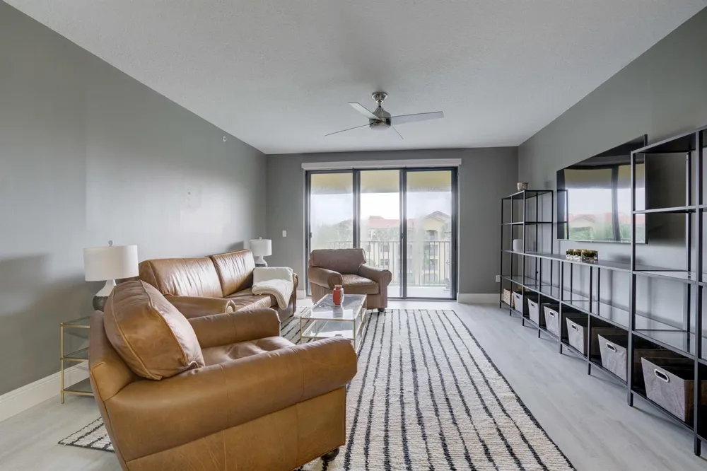 100 UNO LAGO DRIVE #402 Juno Beach, FL 33408