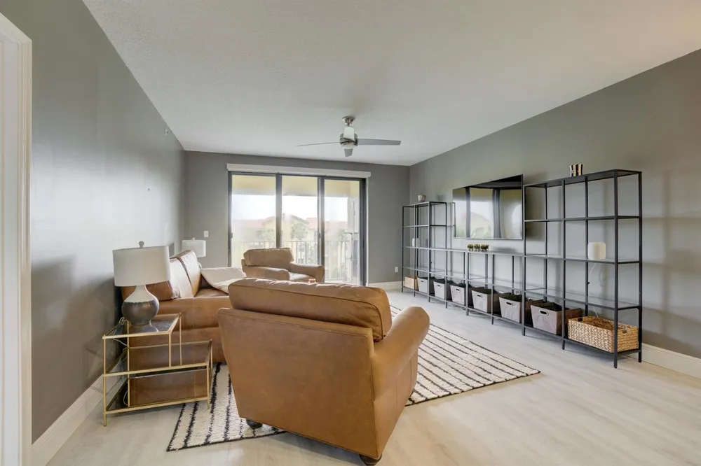 100 UNO LAGO DRIVE #402 Juno Beach, FL 33408