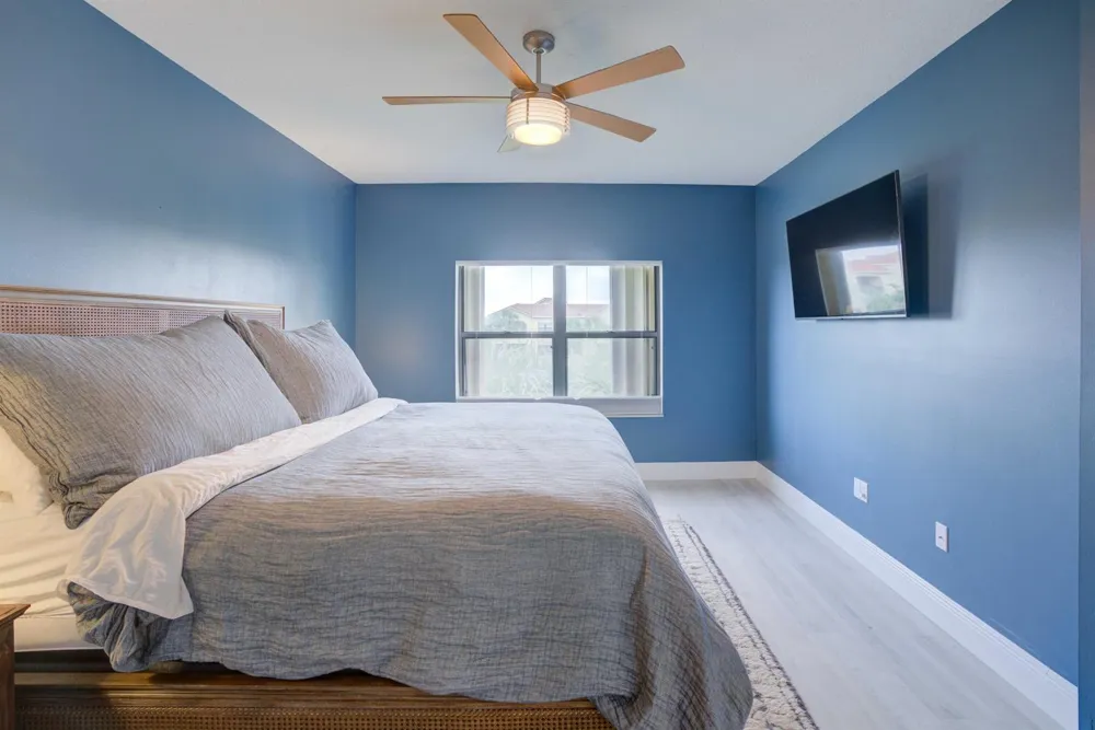 100 UNO LAGO DRIVE #402 Juno Beach, FL 33408