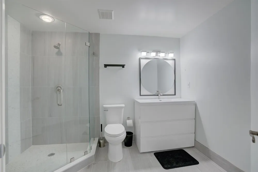 100 UNO LAGO DRIVE #402 Juno Beach, FL 33408