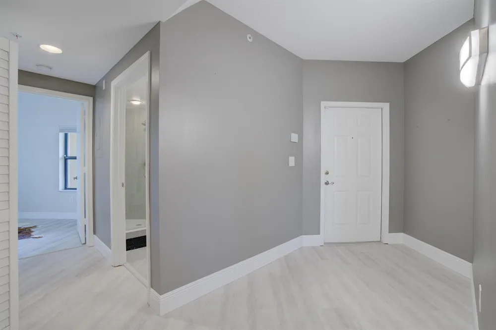 100 UNO LAGO DRIVE #402 Juno Beach, FL 33408