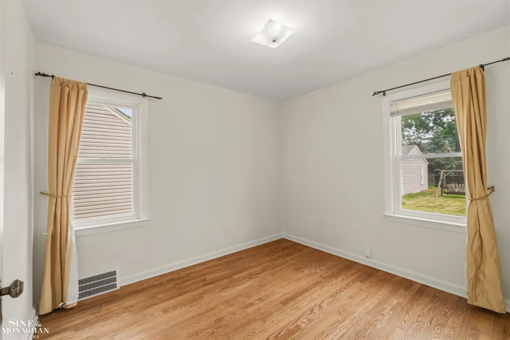 1602 Anita Avenue Grosse Pointe Woods City, MI 48236