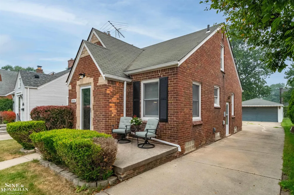 1602 Anita Avenue Grosse Pointe Woods City, MI 48236
