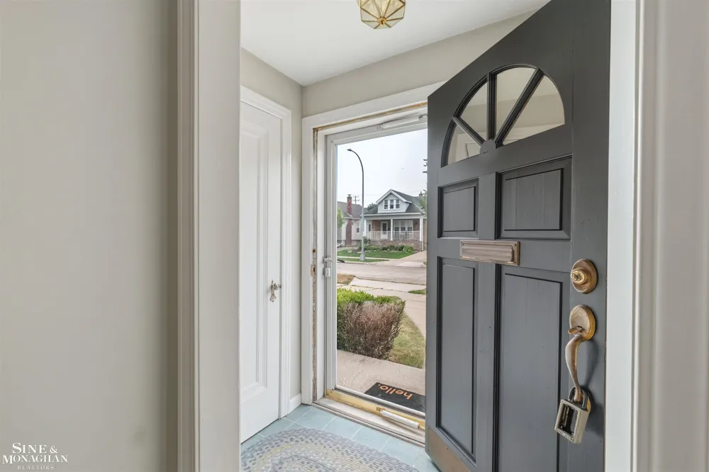 1602 Anita Avenue Grosse Pointe Woods City, MI 48236