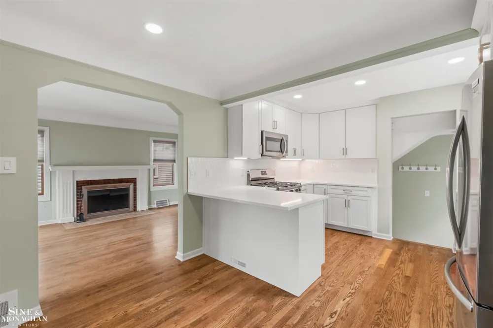 1602 Anita Avenue Grosse Pointe Woods City, MI 48236