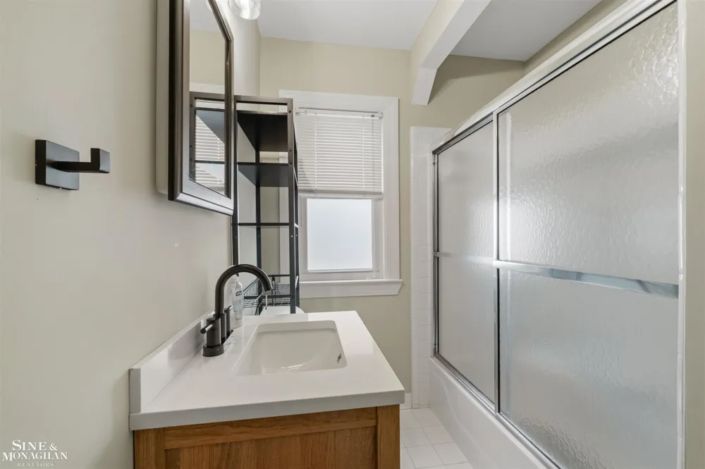 1602 Anita Avenue Grosse Pointe Woods City, MI 48236