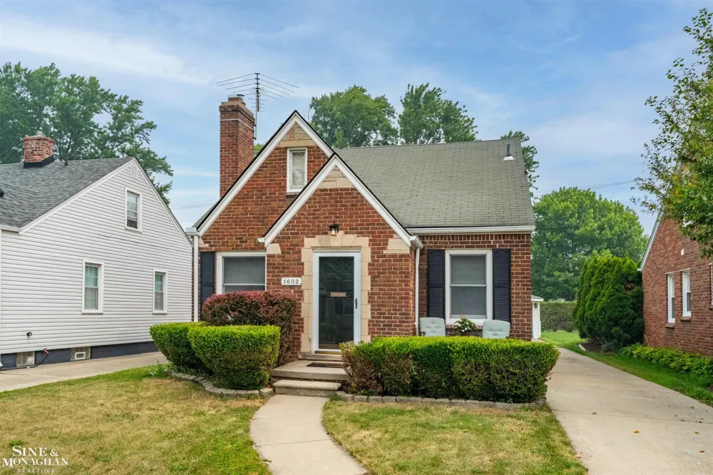 1602 Anita Avenue Grosse Pointe Woods City, MI 48236
