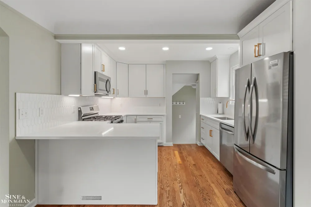 1602 Anita Avenue Grosse Pointe Woods City, MI 48236