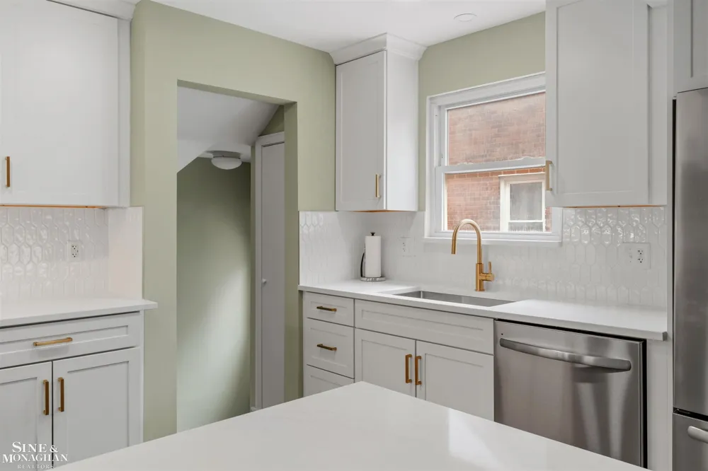 1602 Anita Avenue Grosse Pointe Woods City, MI 48236