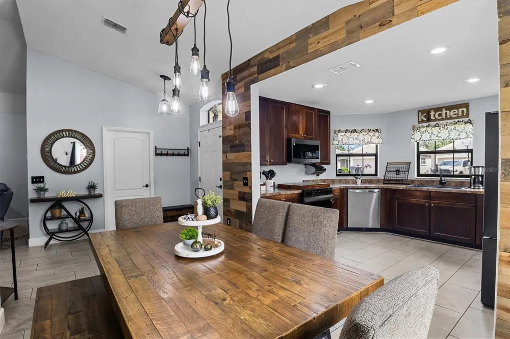 133 CROSSING DRIVE Lakeland, FL 33809