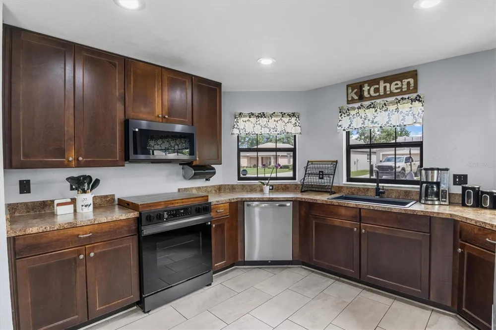 133 CROSSING DRIVE Lakeland, FL 33809