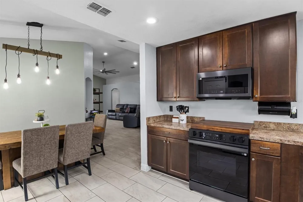 133 CROSSING DRIVE Lakeland, FL 33809