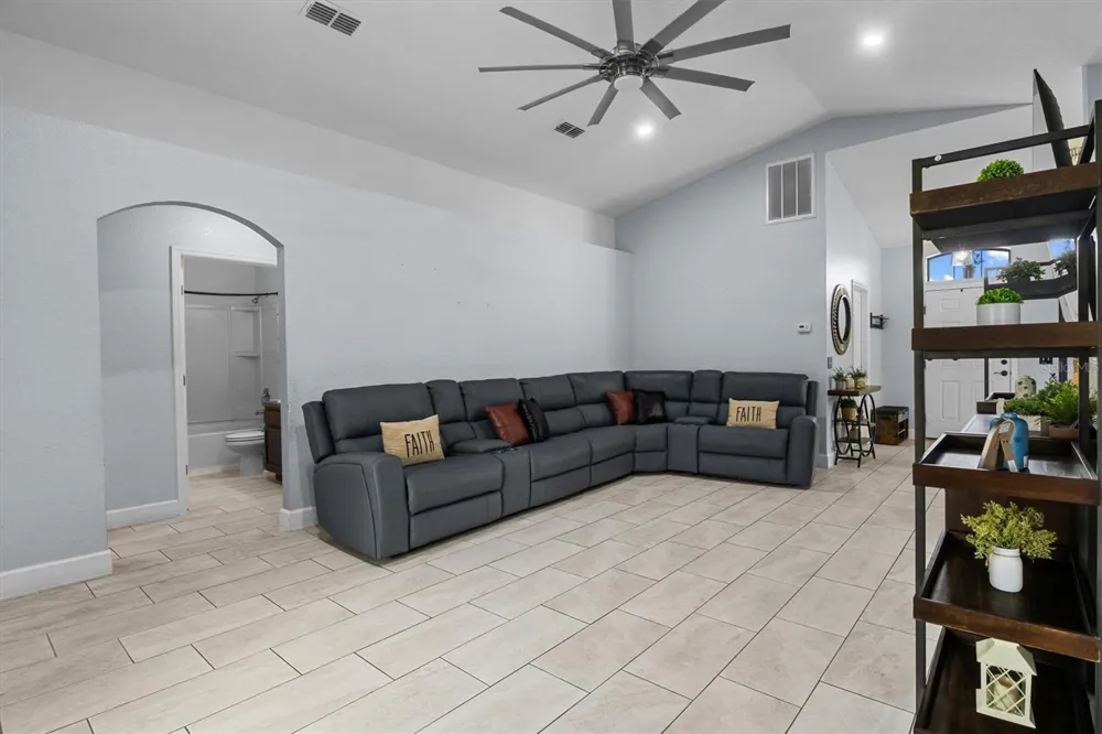 133 CROSSING DRIVE Lakeland, FL 33809