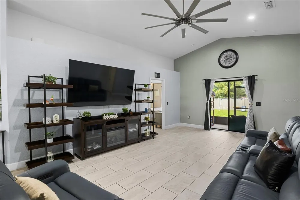 133 CROSSING DRIVE Lakeland, FL 33809