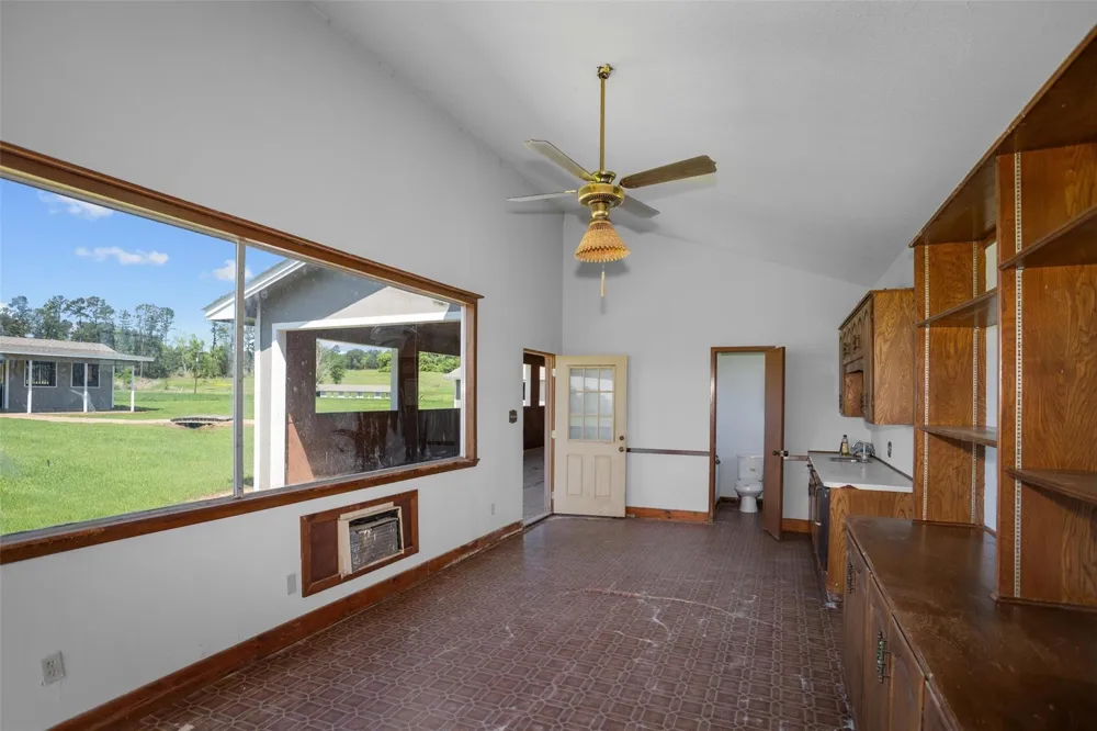 317 Fm 229 Crockett, TX 75835