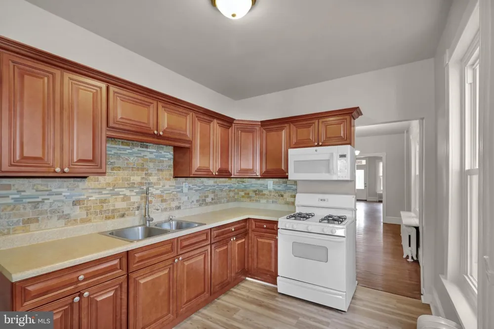 531 WEISER STREET Reading, PA 19601