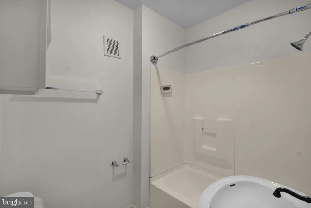 531 WEISER STREET Reading, PA 19601