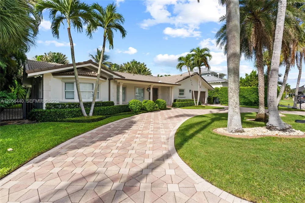 18 Eleuthera Drive Ocean Ridge, FL 33435