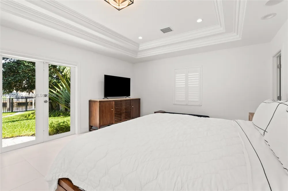 18 Eleuthera Drive Ocean Ridge, FL 33435