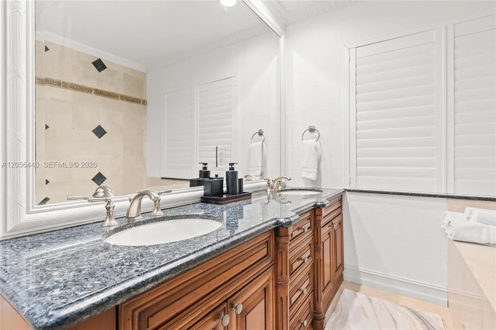 18 Eleuthera Drive Ocean Ridge, FL 33435