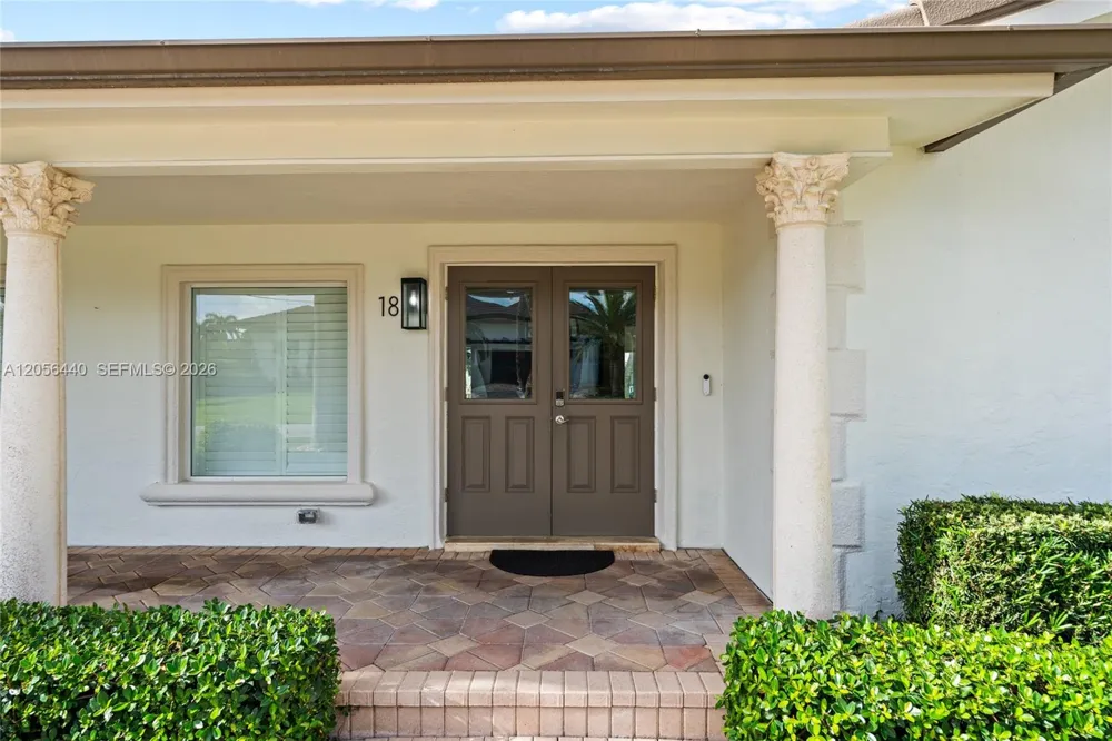 18 Eleuthera Drive Ocean Ridge, FL 33435