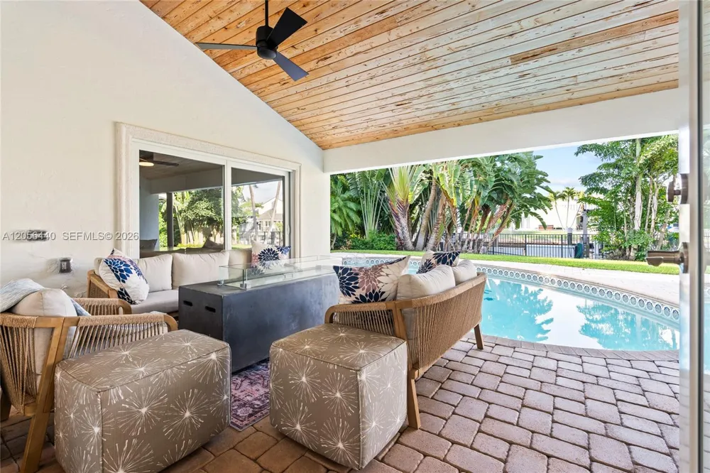 18 Eleuthera Drive Ocean Ridge, FL 33435
