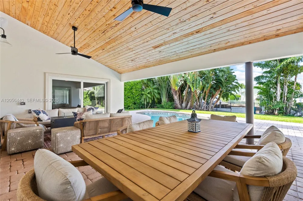 18 Eleuthera Drive Ocean Ridge, FL 33435