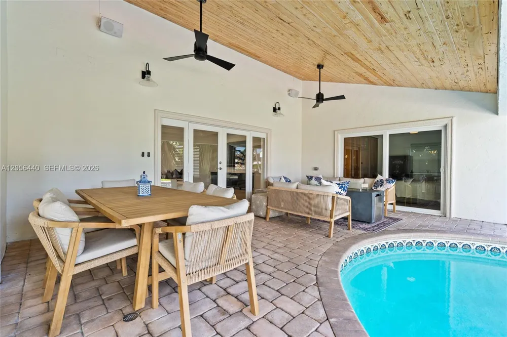 18 Eleuthera Drive Ocean Ridge, FL 33435