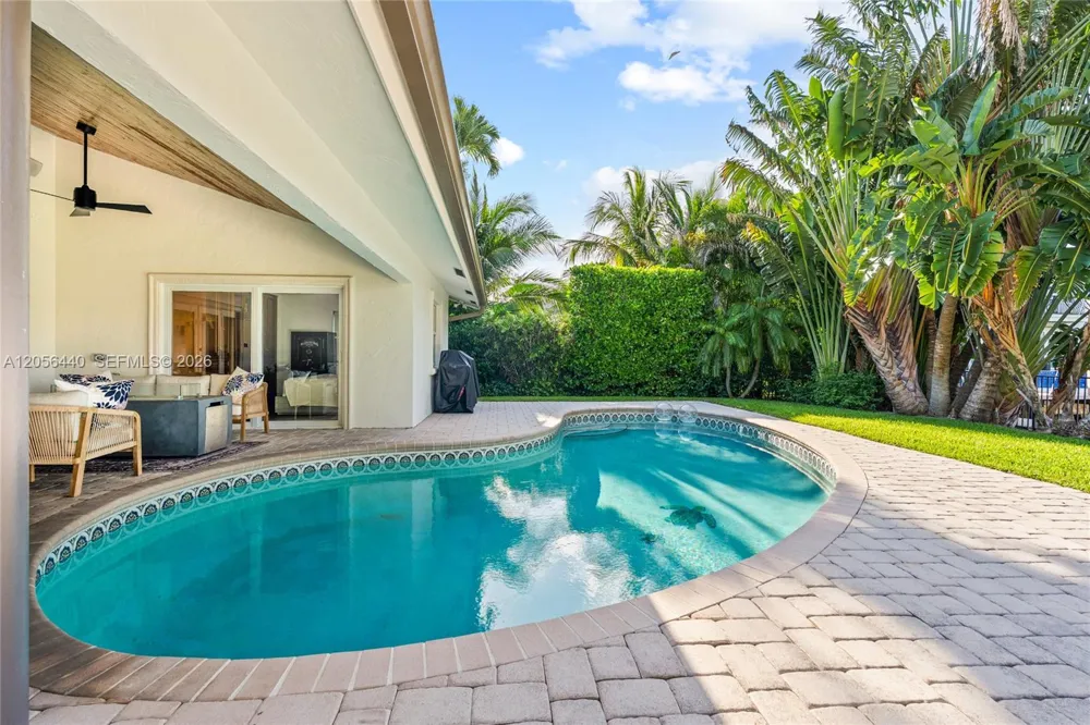 18 Eleuthera Drive Ocean Ridge, FL 33435