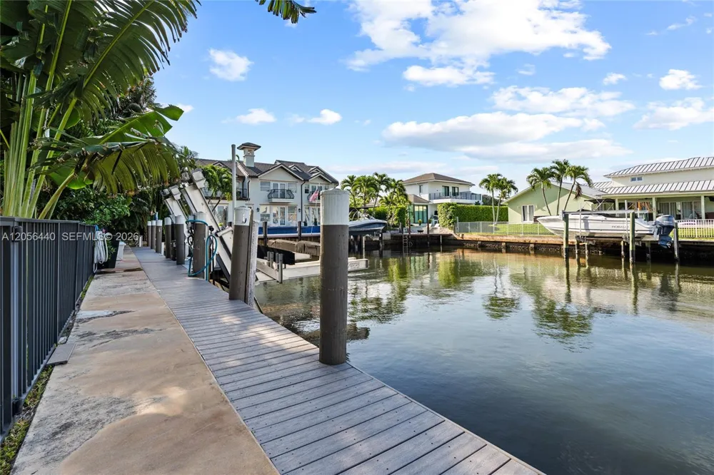 18 Eleuthera Drive Ocean Ridge, FL 33435