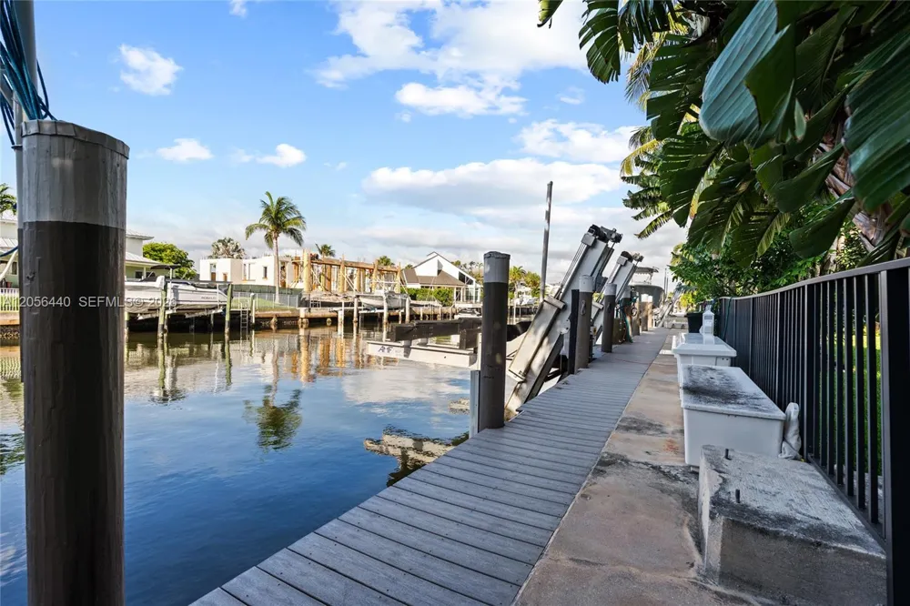 18 Eleuthera Drive Ocean Ridge, FL 33435