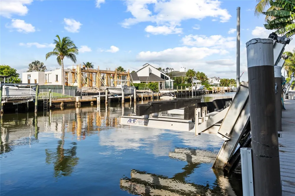18 Eleuthera Drive Ocean Ridge, FL 33435