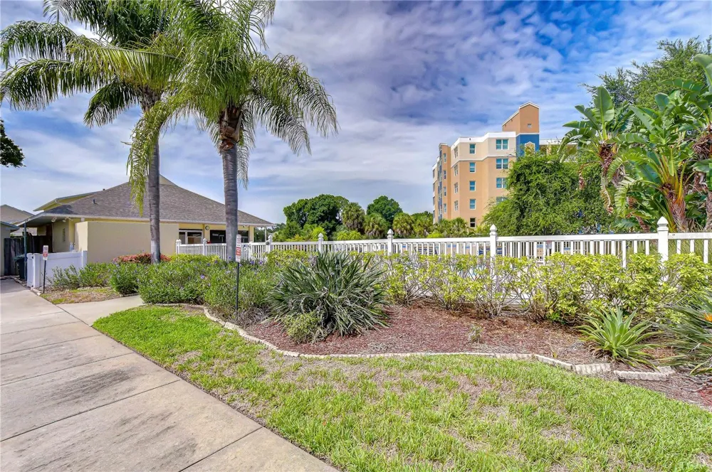 1050 STARKEY ROAD #2105 Largo, FL 33771
